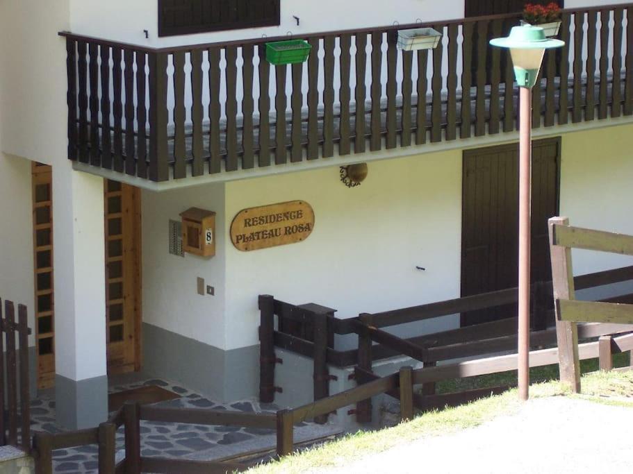 Valtournenche Appartamento Comodo Alle Piste Singlin المظهر الخارجي الصورة